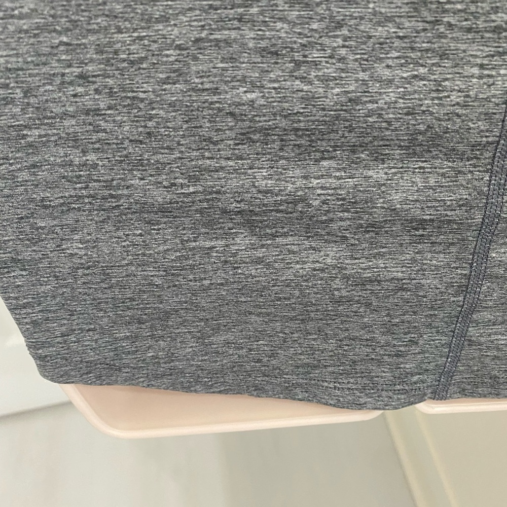 Nike Women's dry fit Heather Gray Tank with Pink Swoosh - Picture 8 of 12
